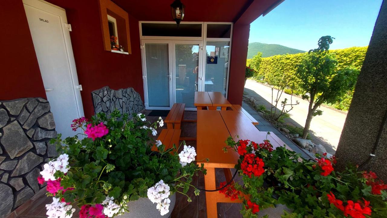 Selfness Roznava Aparthotel Екстериор снимка