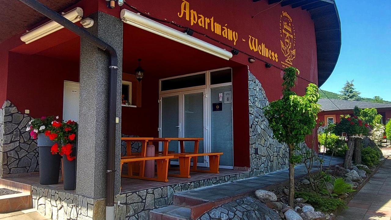 Selfness Roznava Aparthotel Екстериор снимка