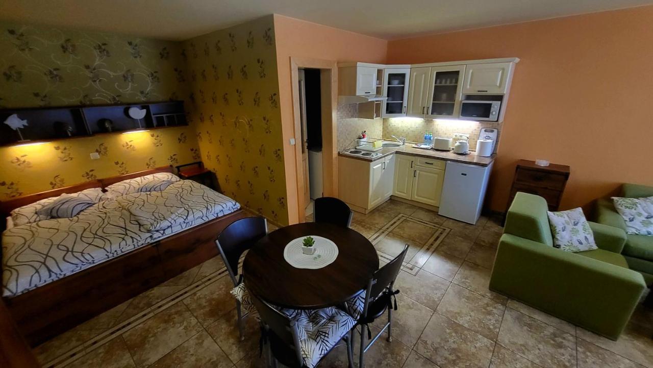 Selfness Roznava Aparthotel Екстериор снимка