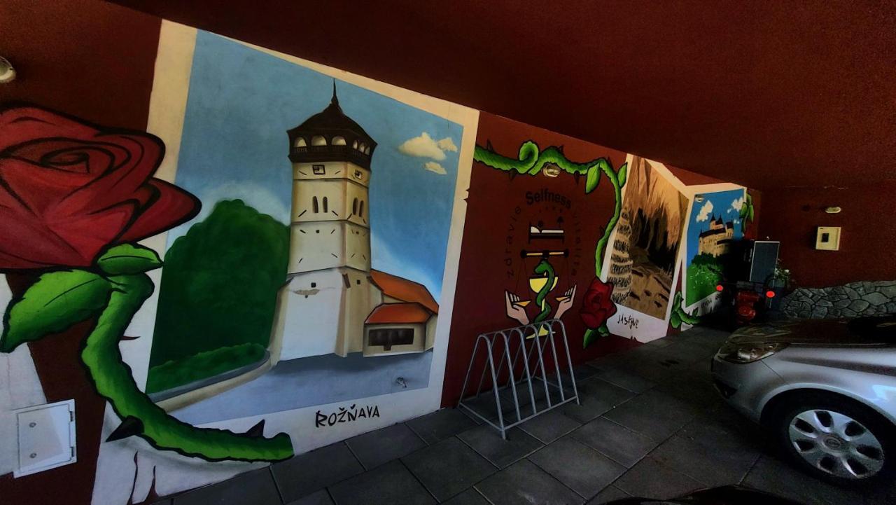 Selfness Roznava Aparthotel Екстериор снимка
