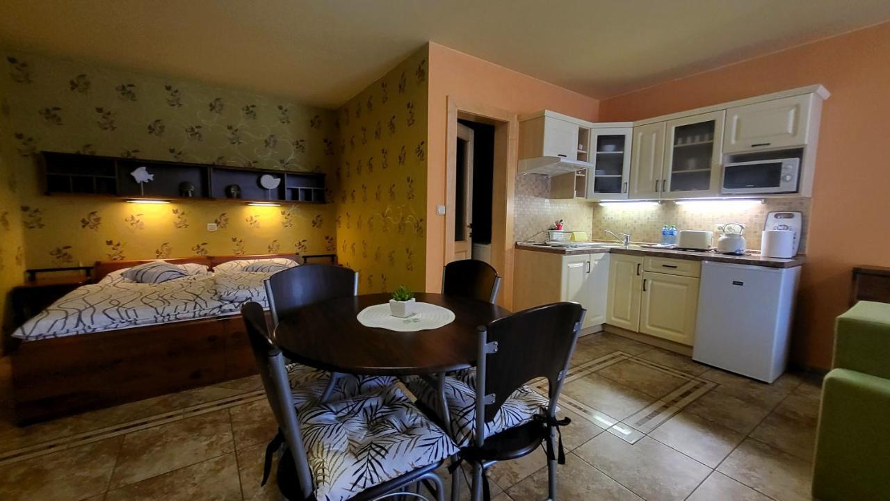 Selfness Roznava Aparthotel Екстериор снимка