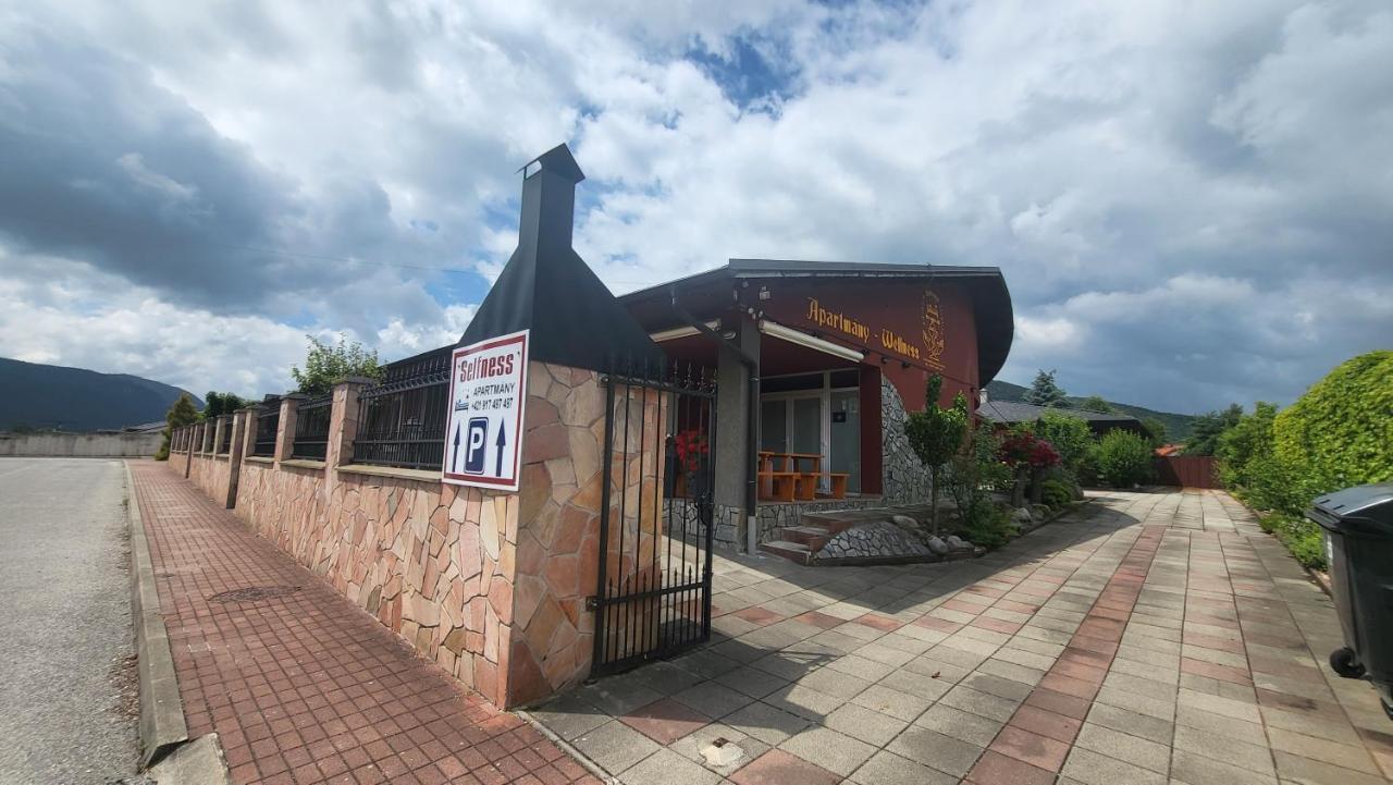 Selfness Roznava Aparthotel Екстериор снимка