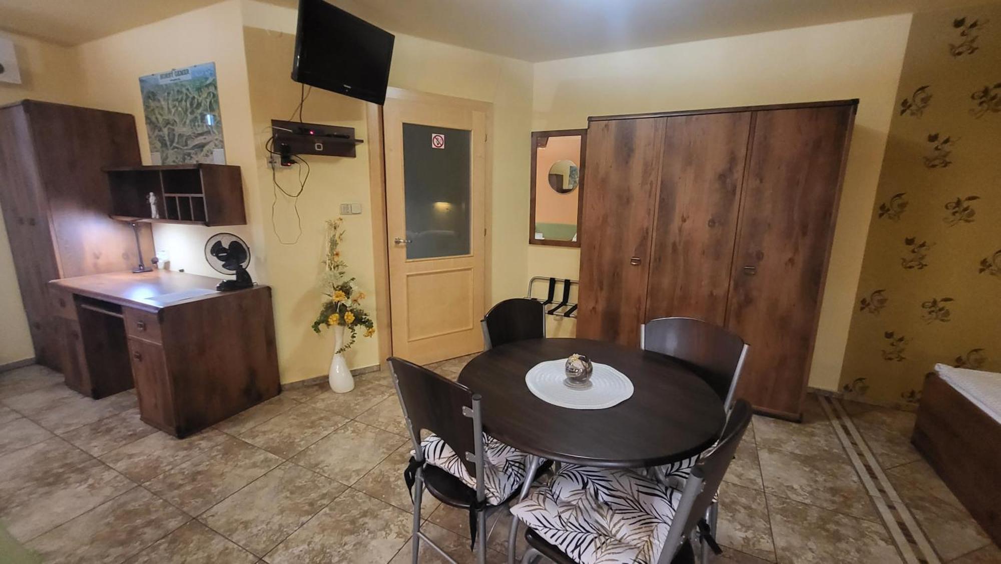 Selfness Roznava Aparthotel Екстериор снимка