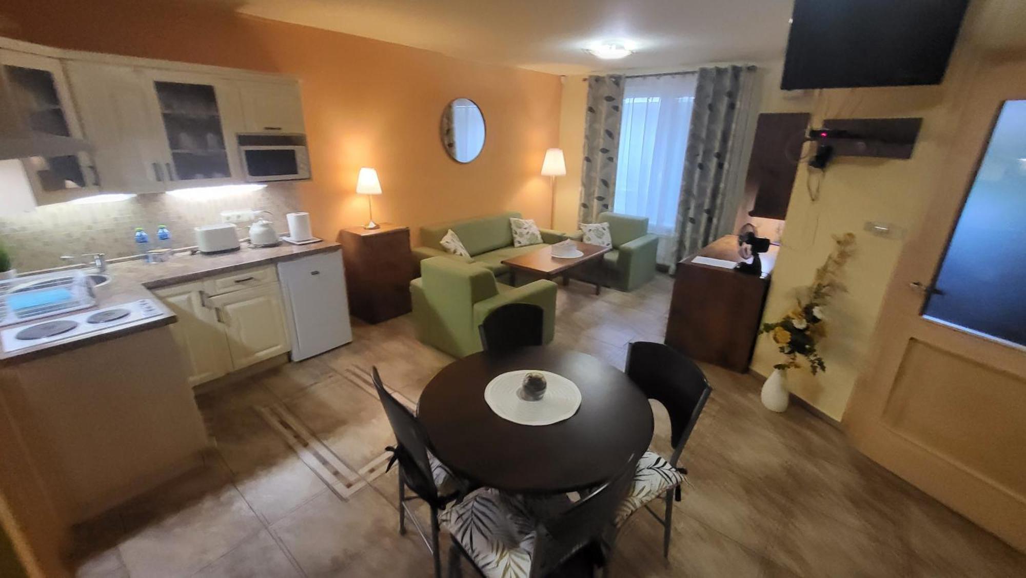 Selfness Roznava Aparthotel Екстериор снимка